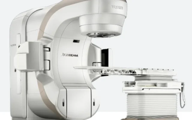 Máy xạ trị Varian TruBeam™ (Nguồn: Internet)