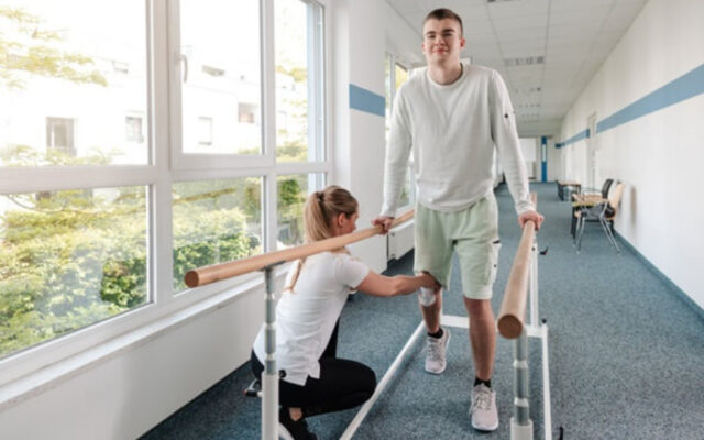 Vật lý trị liệu và bài tập phục hồi chức năng (Nguồn: Internet)