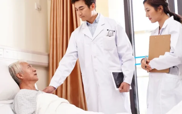 Thăm khám sớm, phát hiện bệnh ung thư giúp người bệnh nắm bắt được cơ hội điều trị sớm (Nguồn: Internet)