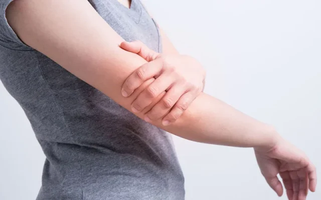 Nổi hạch ở bắp tay có sao không? (Nguồn: Internet)